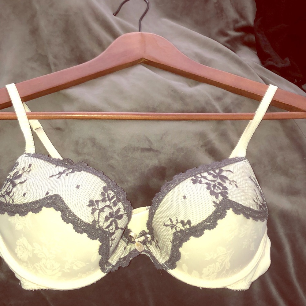 Victoria’s Secret Angels NWOT lace bra